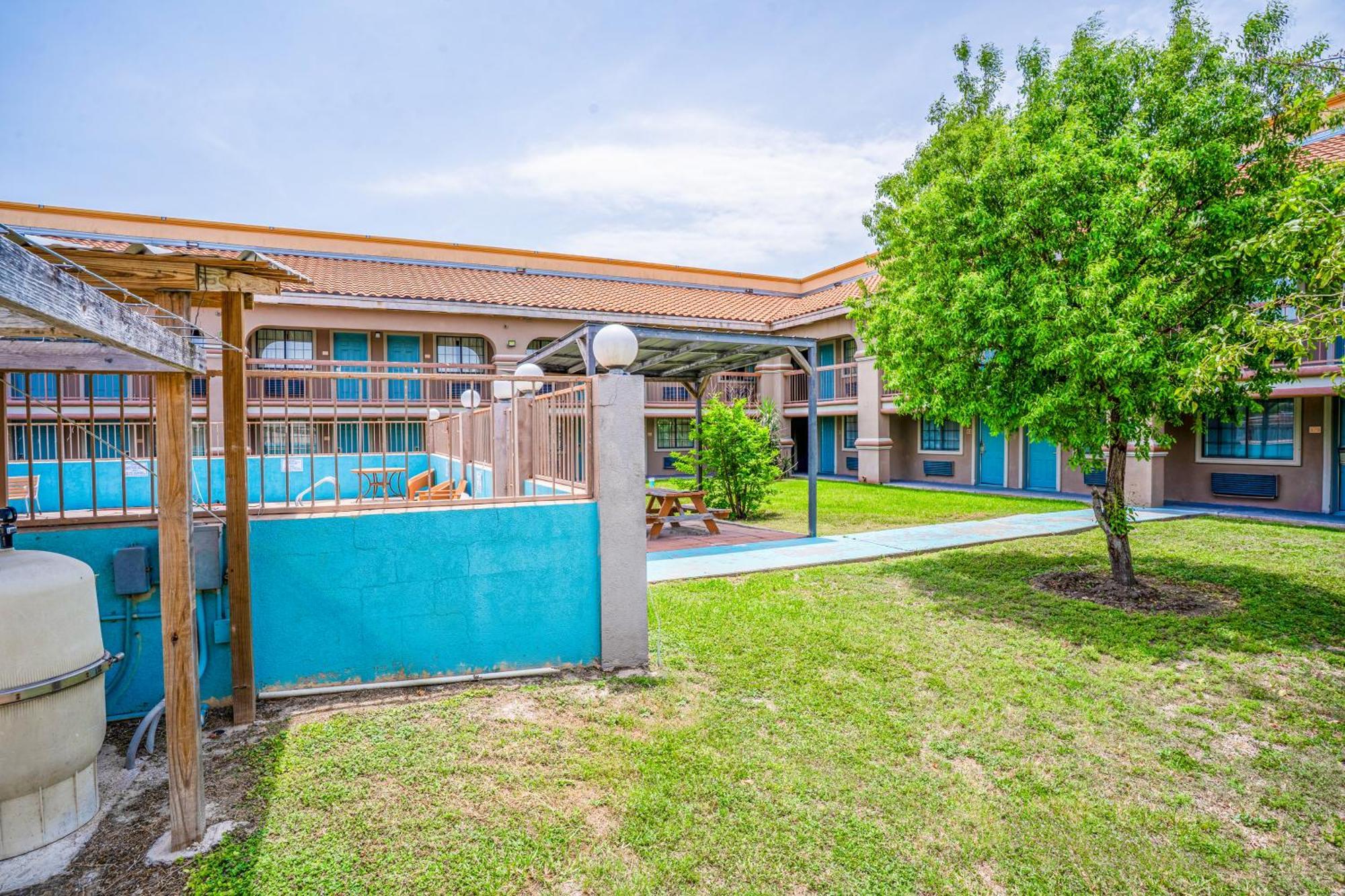 Lone Star Inn & Suites By Oyo Harlingen Tx Kültér fotó