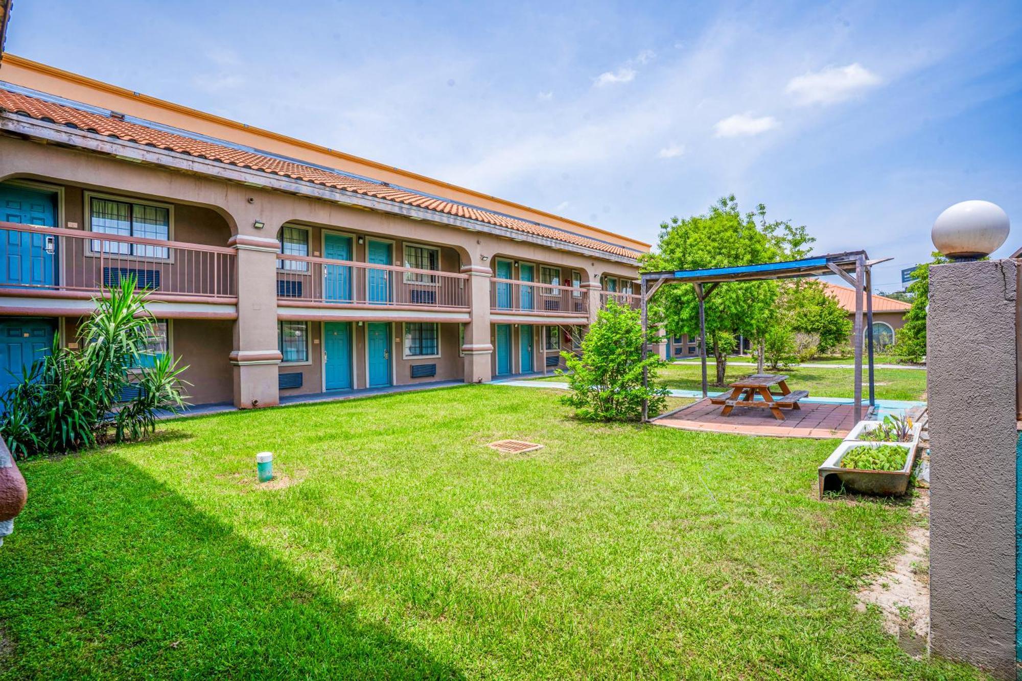 Lone Star Inn & Suites By Oyo Harlingen Tx Kültér fotó